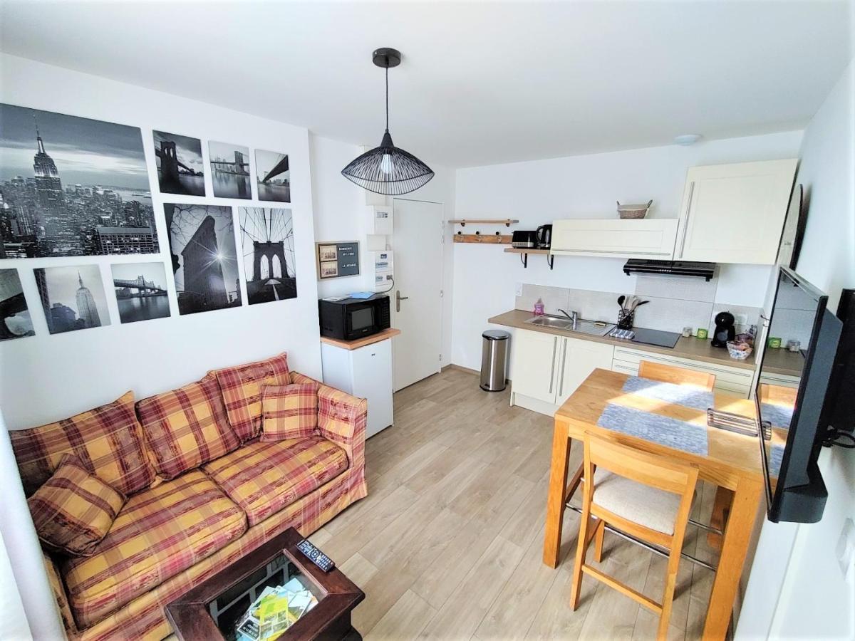 Appartement T2 "Mesange" Hyper Centre D'Ernee ภายนอก รูปภาพ