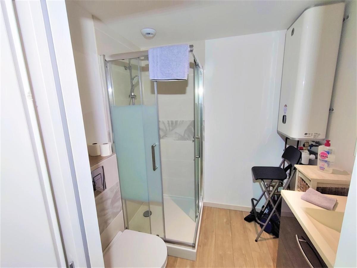 Appartement T2 "Mesange" Hyper Centre D'Ernee ภายนอก รูปภาพ